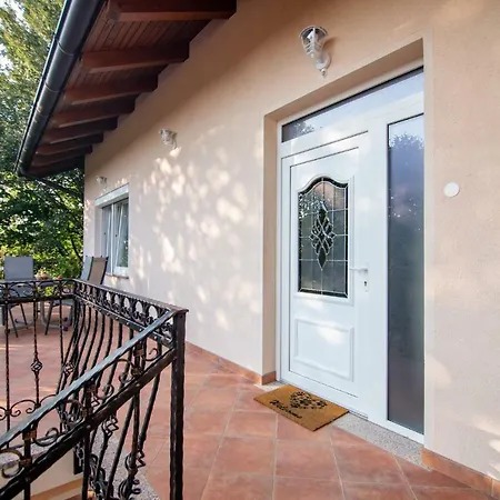 Sajina Guest house 3*