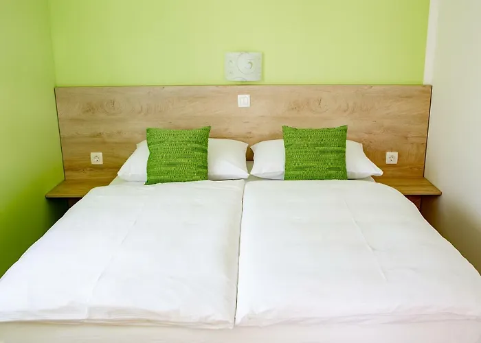 Sajina 3* Podgrad (Notranjska)